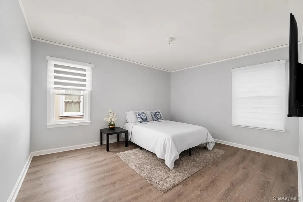 1042 7th Street New Hyde Park, NY 11040