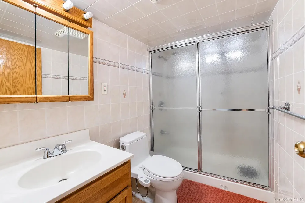 1042 7th Street New Hyde Park, NY 11040