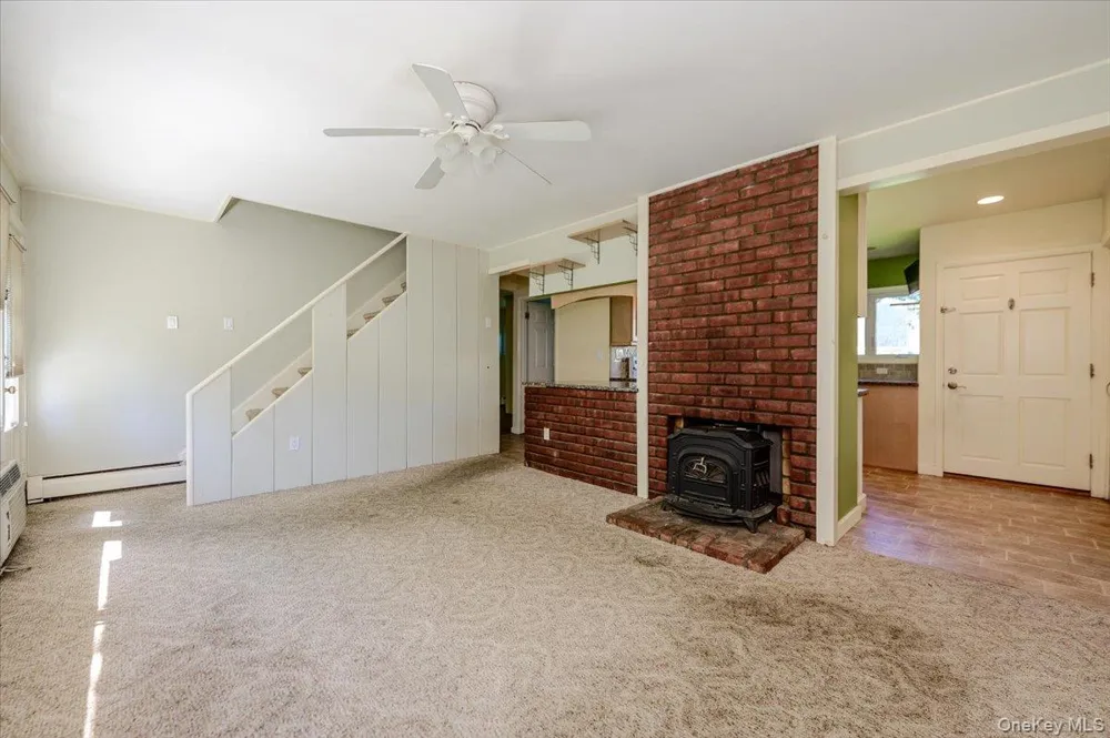 162 Twin Lane Wantagh, NY 11793