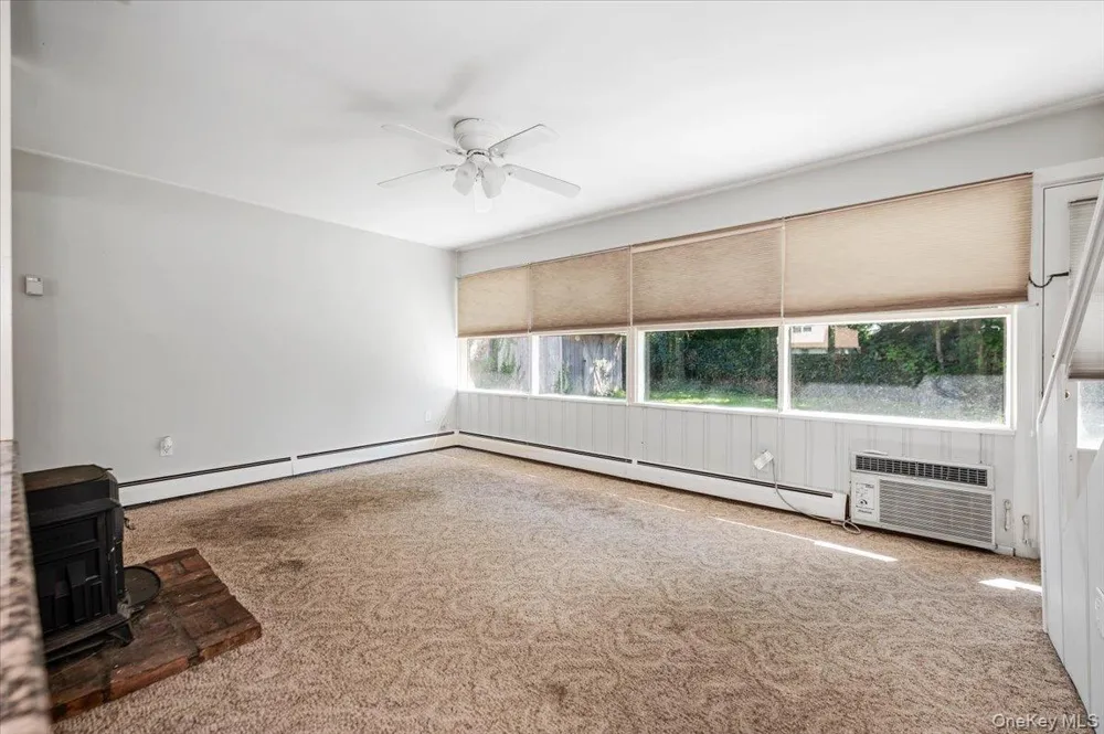 162 Twin Lane Wantagh, NY 11793