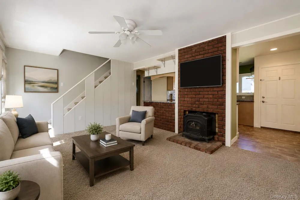 162 Twin Lane Wantagh, NY 11793
