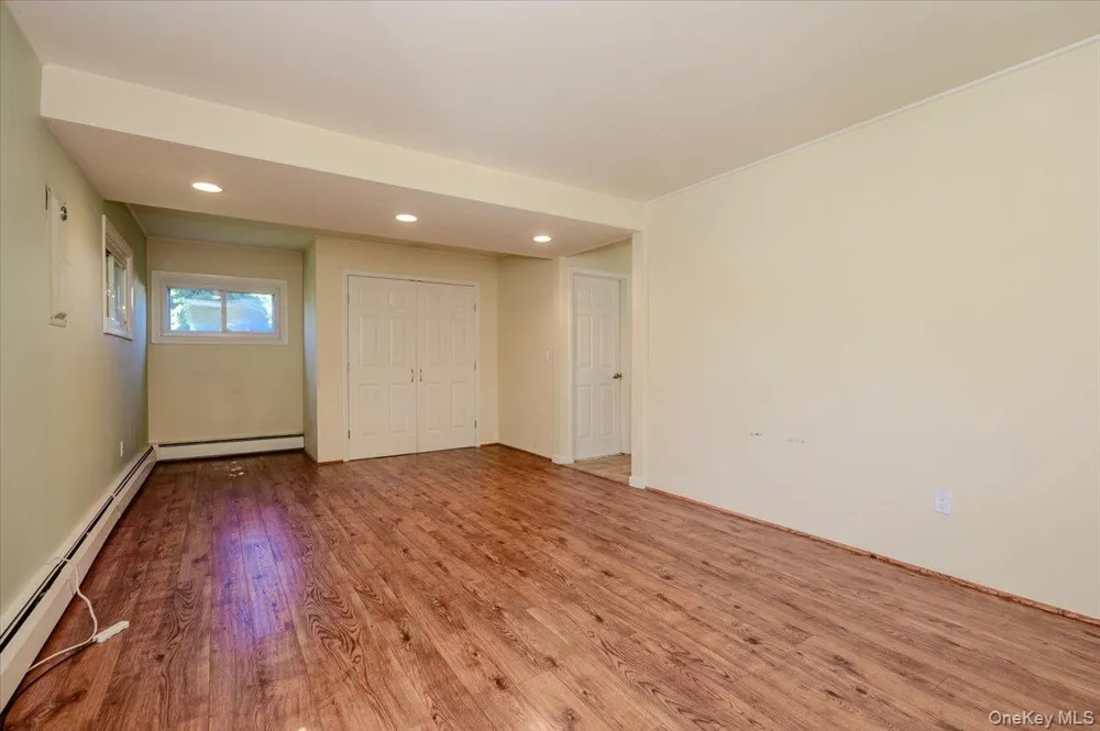 162 Twin Lane Wantagh, NY 11793