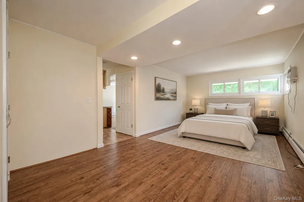 162 Twin Lane Wantagh, NY 11793