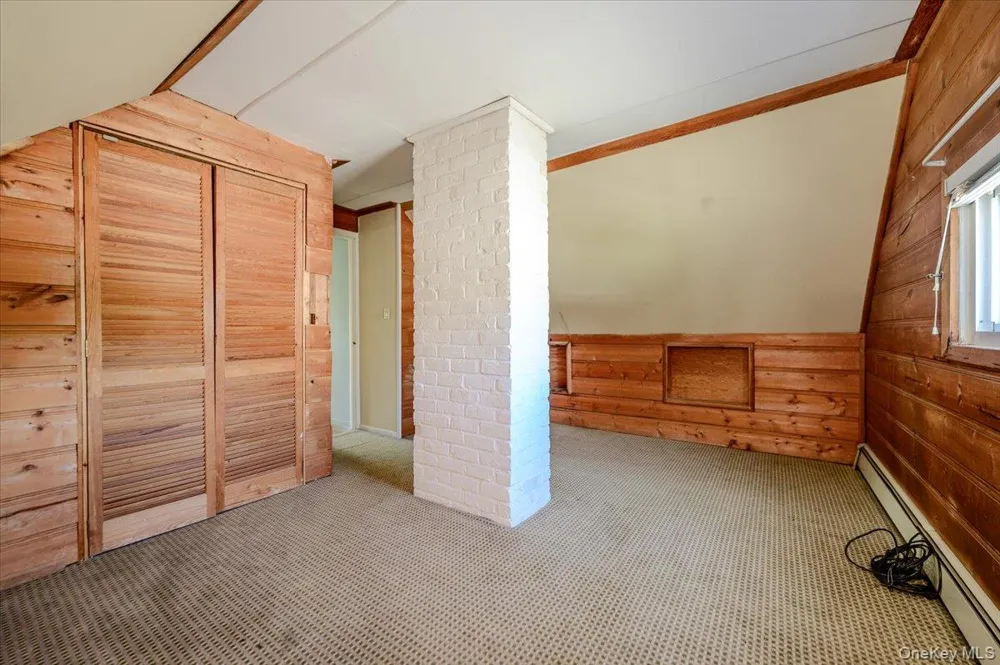 162 Twin Lane Wantagh, NY 11793
