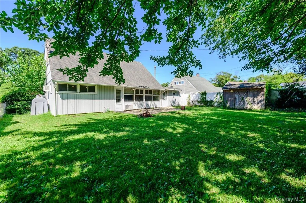 162 Twin Lane Wantagh, NY 11793