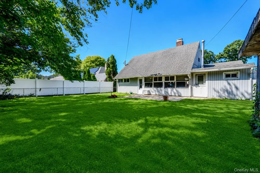 162 Twin Lane Wantagh, NY 11793