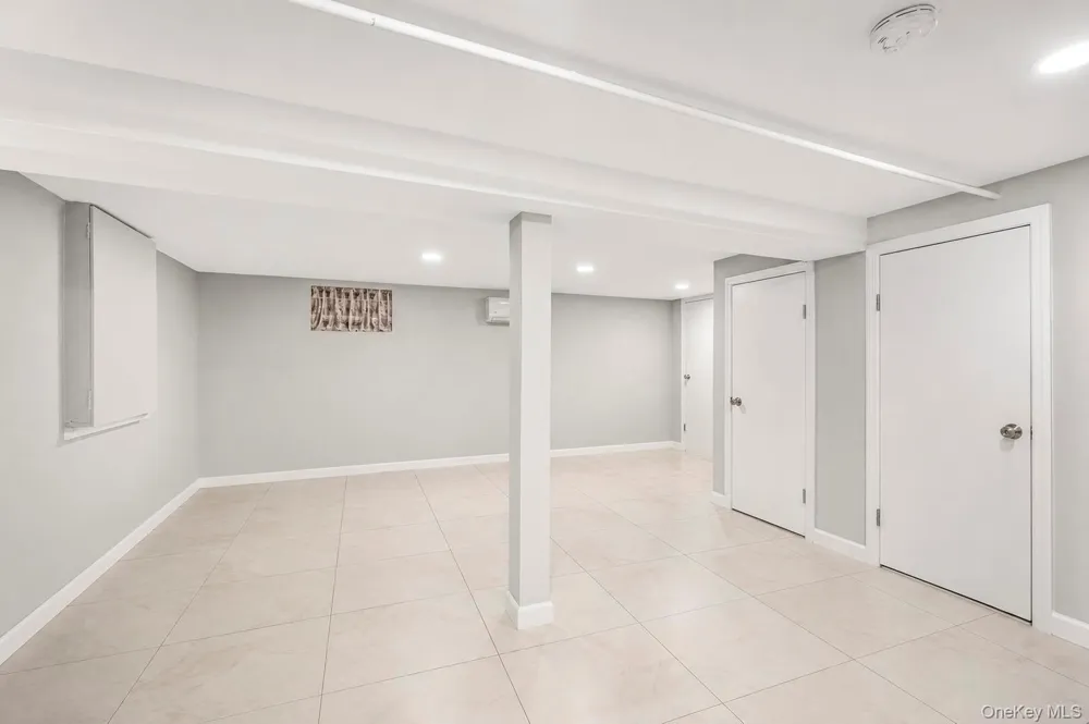 112-38 200th Street Saint Albans, NY 11412
