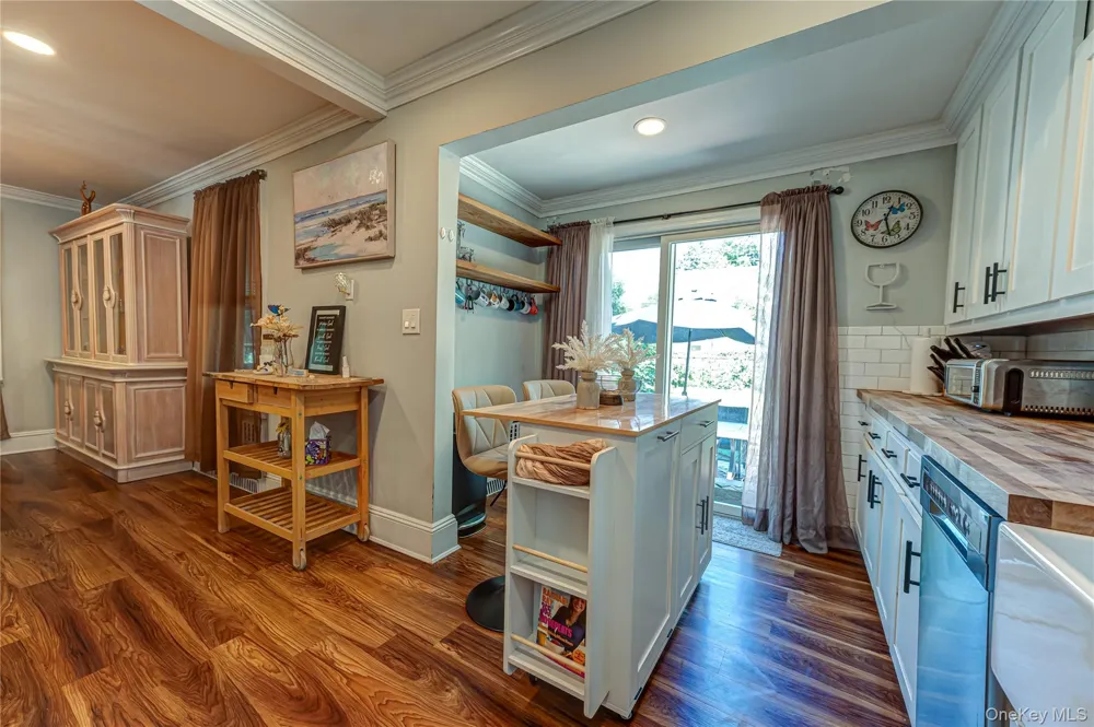 69 Bar Beach Road Port Washington, NY 11050