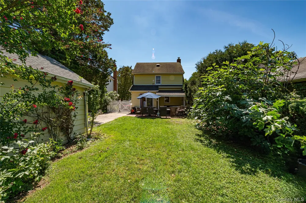 69 Bar Beach Road Port Washington, NY 11050