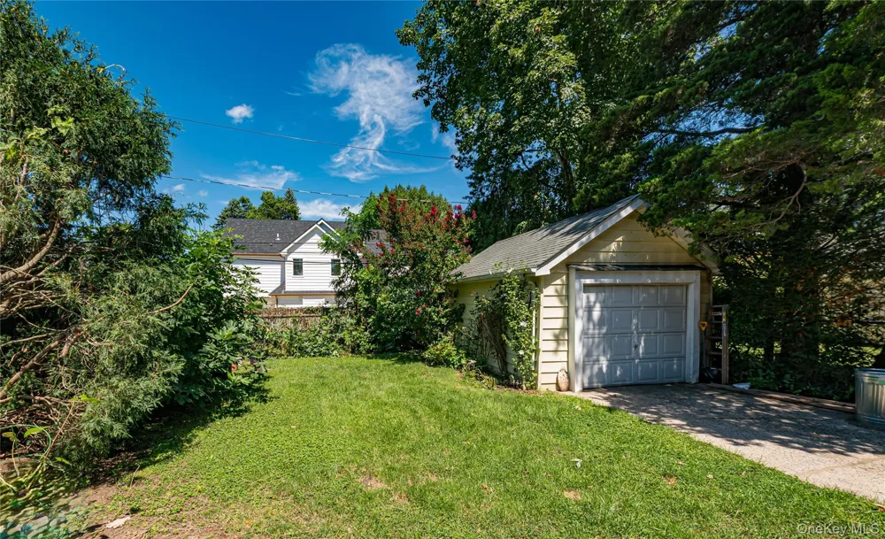 69 Bar Beach Road Port Washington, NY 11050