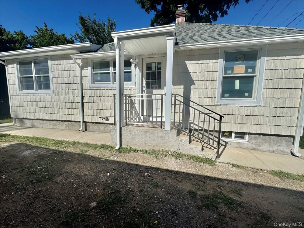 98 Steamboat Road Great Neck, NY 11024