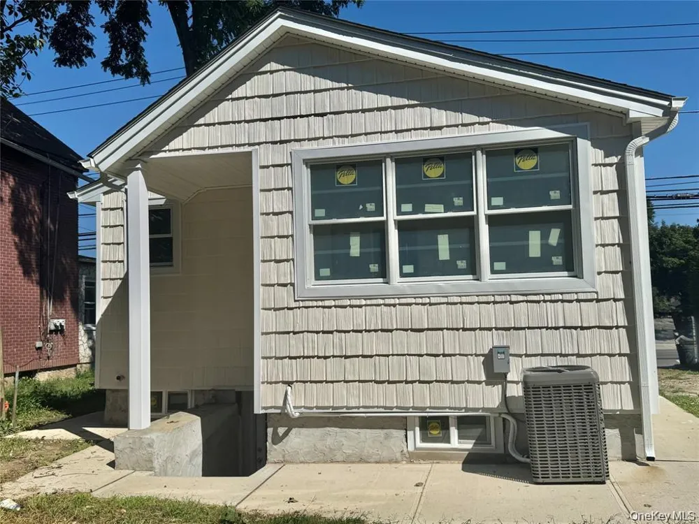98 Steamboat Road Great Neck, NY 11024