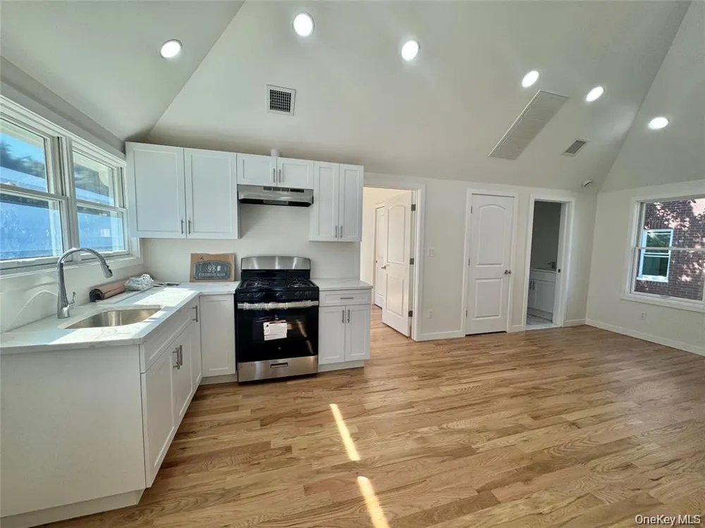98 Steamboat Road Great Neck, NY 11024