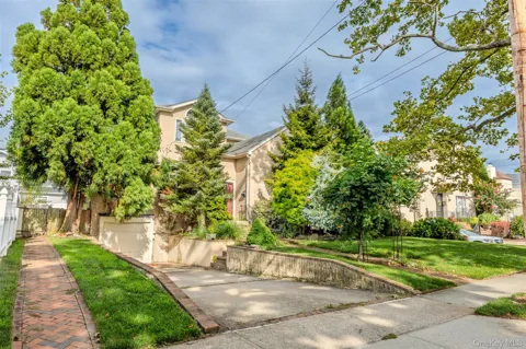 319 Frankel Boulevard