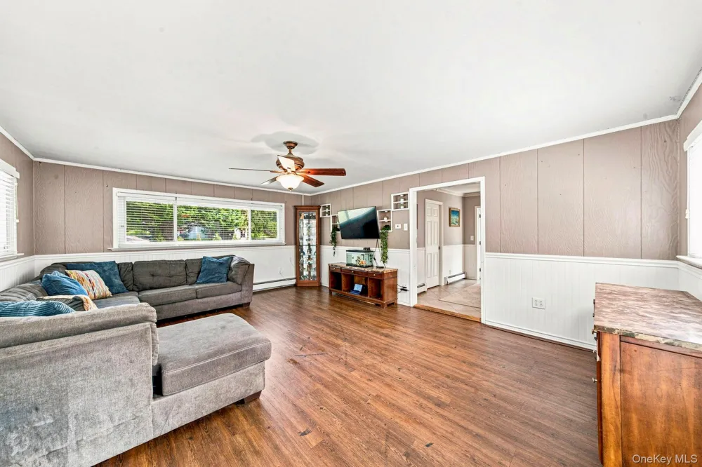 19 Ridgeley Road Smithtown, NY 11787