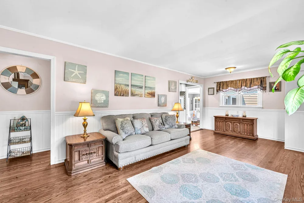19 Ridgeley Road Smithtown, NY 11787