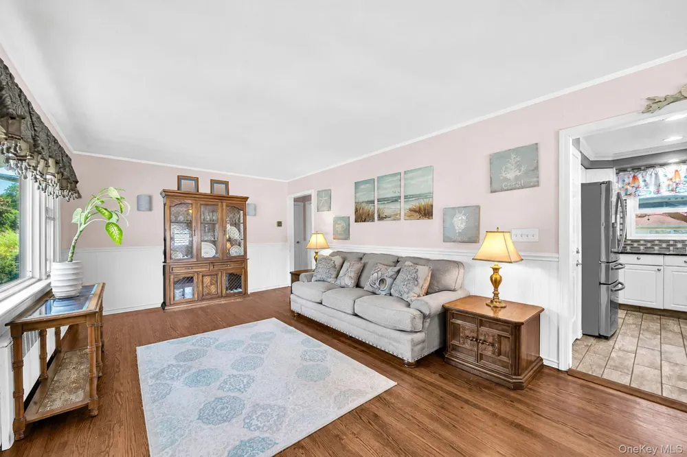 19 Ridgeley Road Smithtown, NY 11787