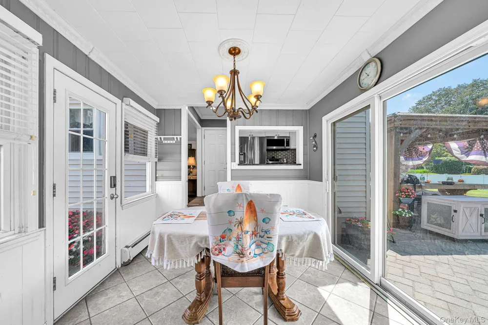 19 Ridgeley Road Smithtown, NY 11787