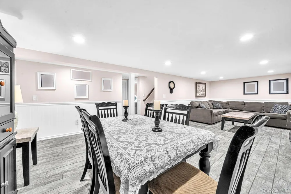 19 Ridgeley Road Smithtown, NY 11787