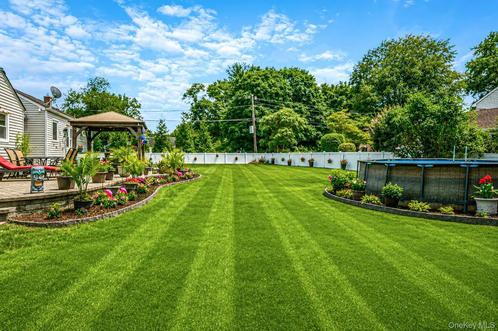 19 Ridgeley Road Smithtown, NY 11787