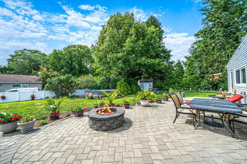 19 Ridgeley Road Smithtown, NY 11787