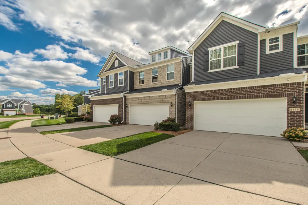 5782 Whispering Springs Drive Ann Arbor, MI 48108