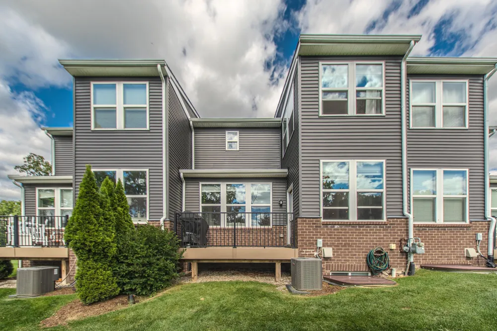 5782 Whispering Springs Drive Ann Arbor, MI 48108