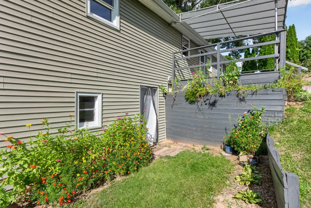 233 E Clark Street Jackson, MI 49203