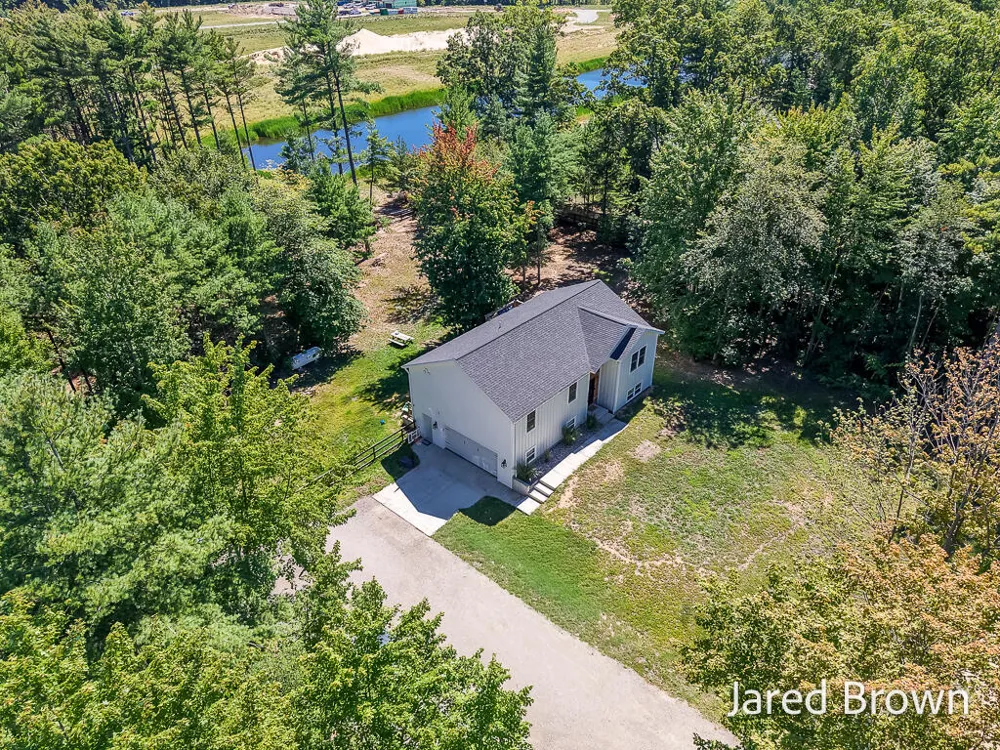 17528 136th Avenue Nunica, MI 49448