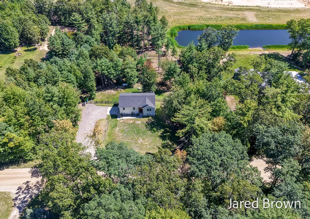 17528 136th Avenue Nunica, MI 49448