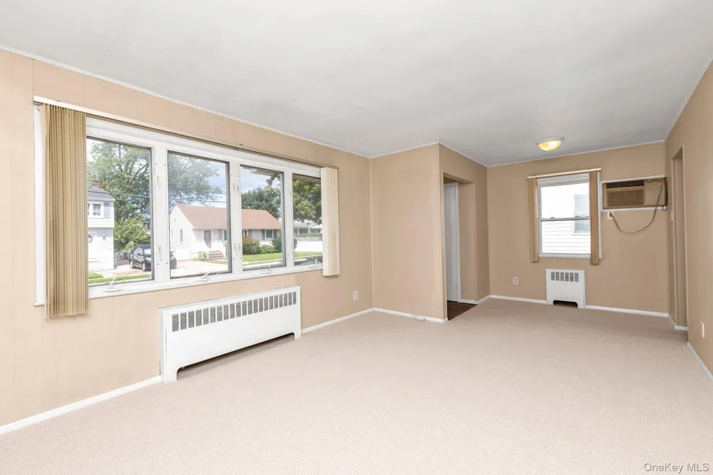 32 Jersey Street Hicksville, NY 11801