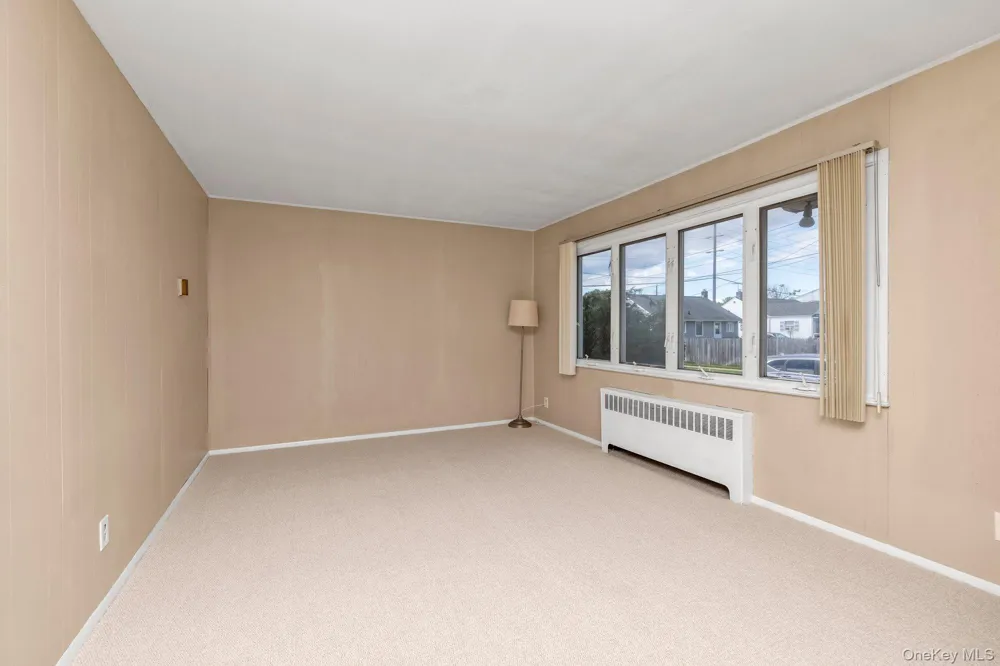 32 Jersey Street Hicksville, NY 11801