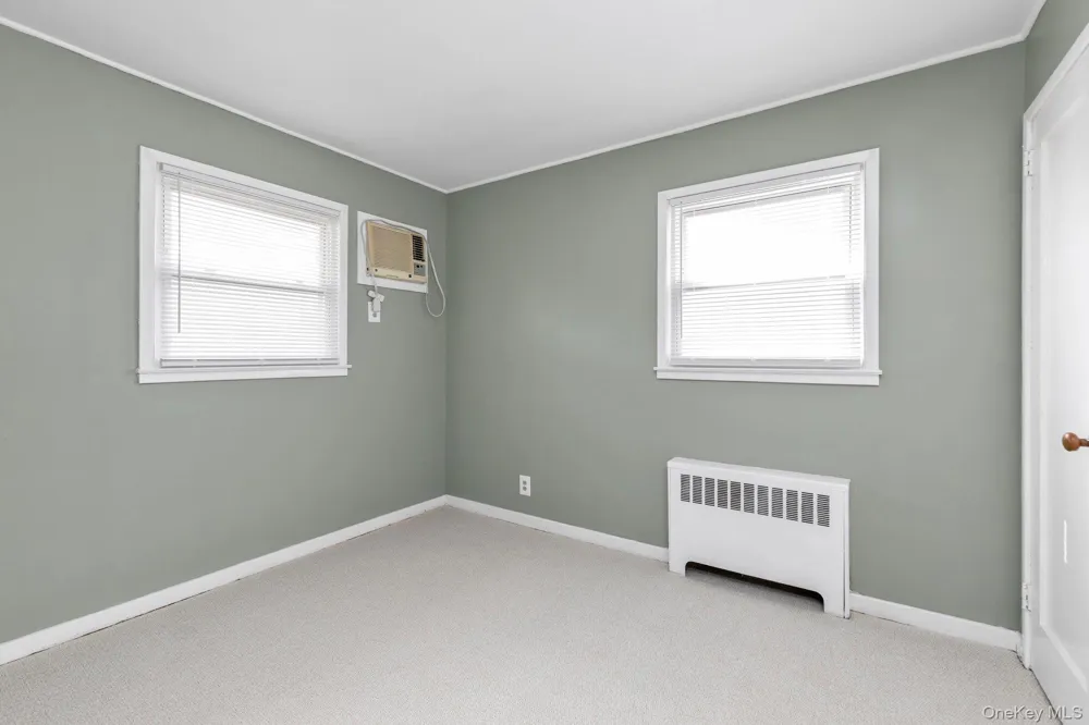 32 Jersey Street Hicksville, NY 11801