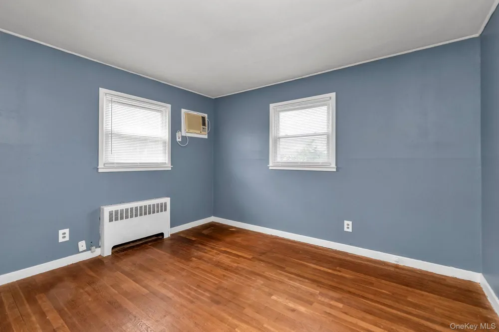 32 Jersey Street Hicksville, NY 11801