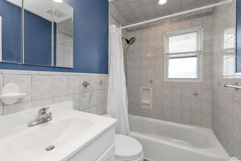 32 Jersey Street Hicksville, NY 11801