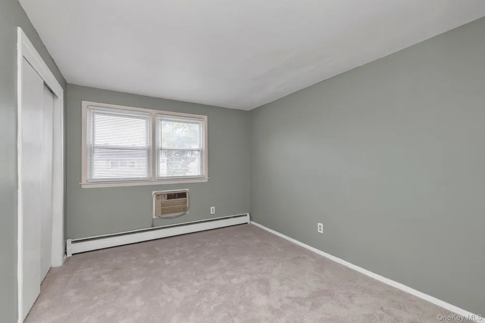 32 Jersey Street Hicksville, NY 11801