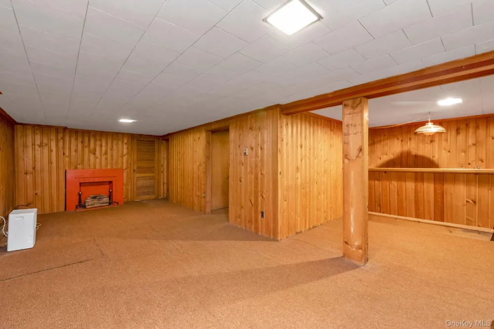 32 Jersey Street Hicksville, NY 11801