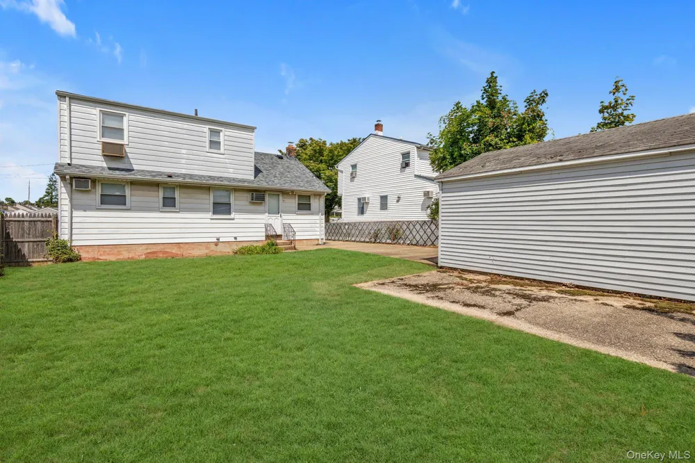 32 Jersey Street Hicksville, NY 11801