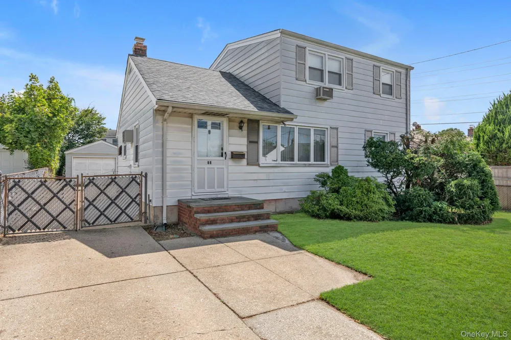 32 Jersey Street Hicksville, NY 11801