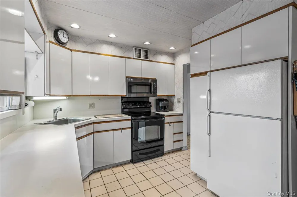 3001 Tinker Drive Oceanside, NY 11572