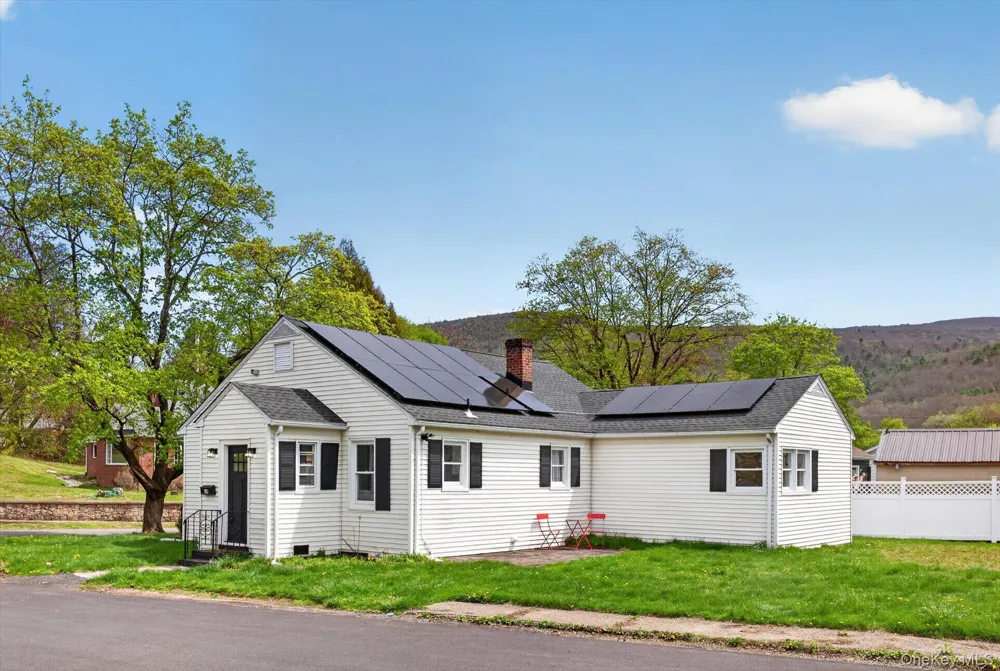 14 Roslyn Street Ellenville, NY 12428
