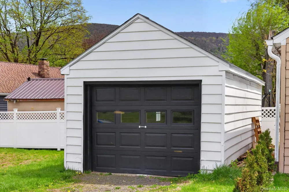 14 Roslyn Street Ellenville, NY 12428