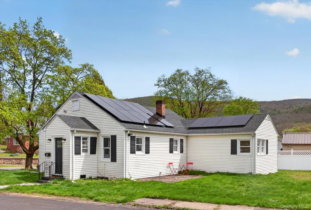 14 Roslyn Street Ellenville, NY 12428