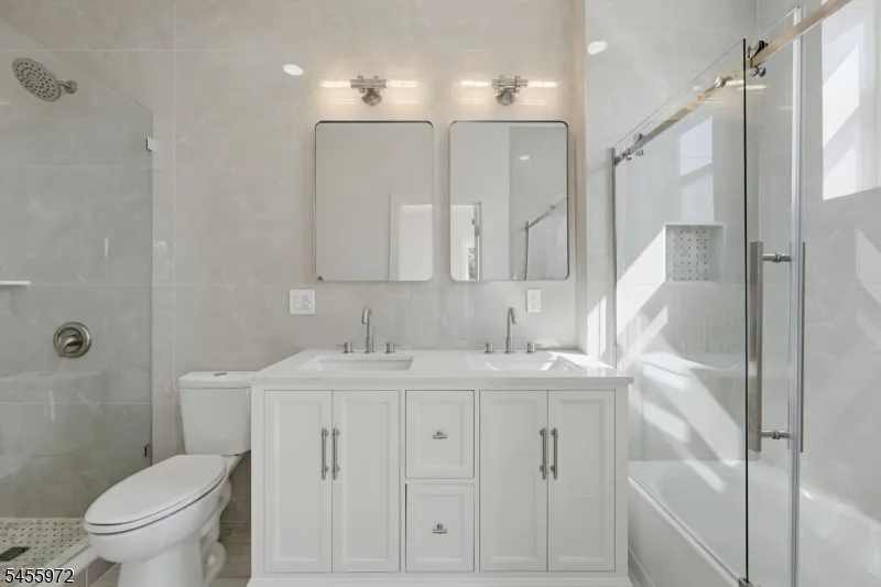 588 Maple Ave Saddle Brook, NJ 07663