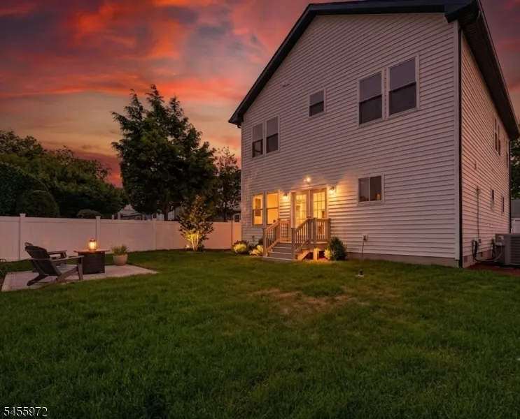 588 Maple Ave Saddle Brook, NJ 07663