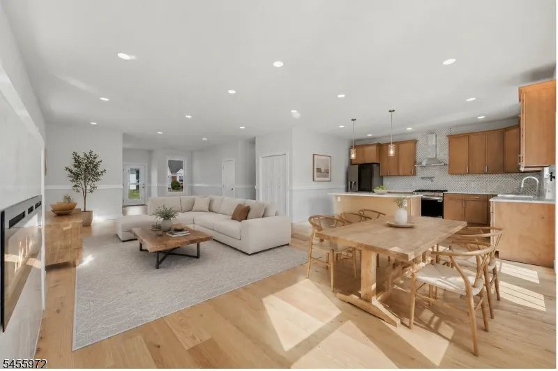588 Maple Ave Saddle Brook, NJ 07663