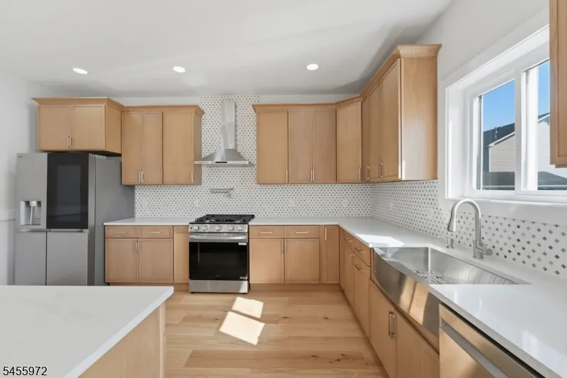 588 Maple Ave Saddle Brook, NJ 07663