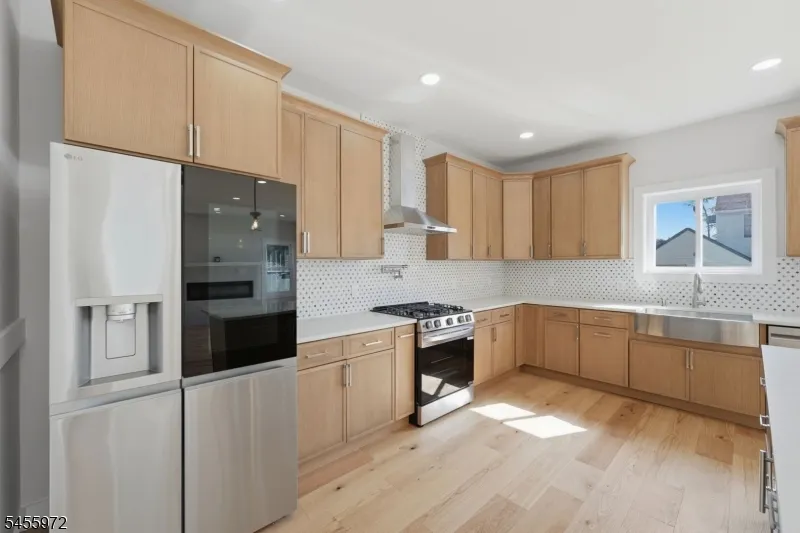 588 Maple Ave Saddle Brook, NJ 07663