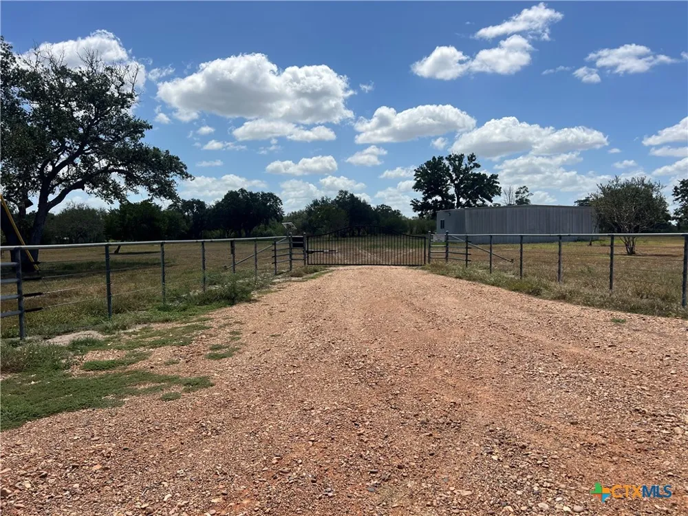 527 Moritz Road Meyersville, TX 77974