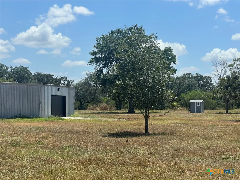 527 Moritz Road Meyersville, TX 77974